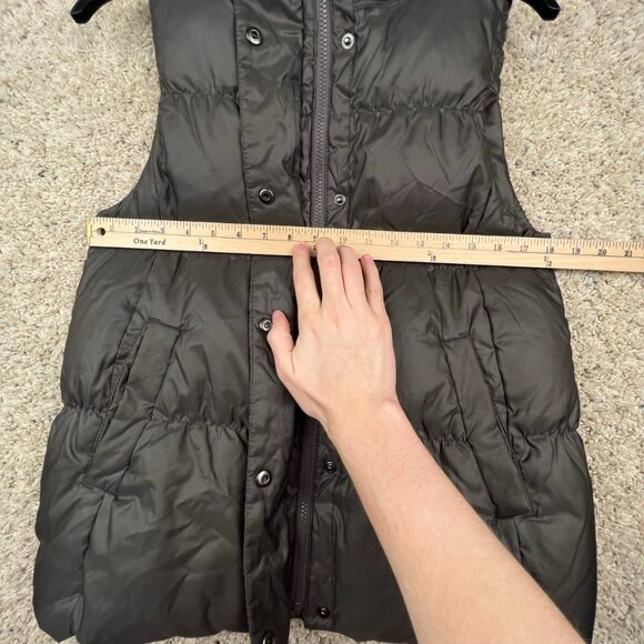 Gap Down Insulated Puffer Vest Women’s Size Medium Full Zip Snap Up w Pockets - Picture 4 of 10